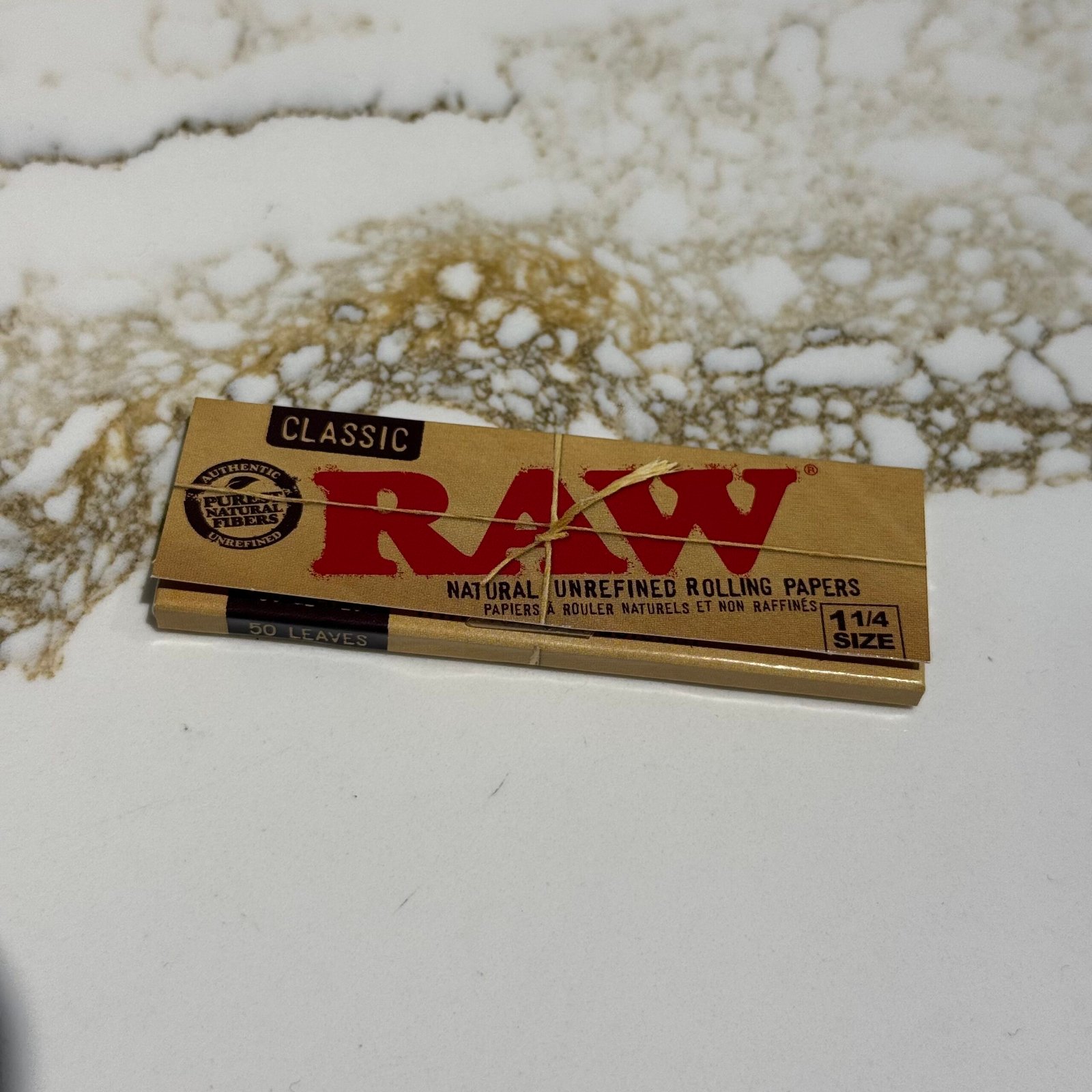 Raw classic Natural Unrefined Rolling Paper – 1 1/4″